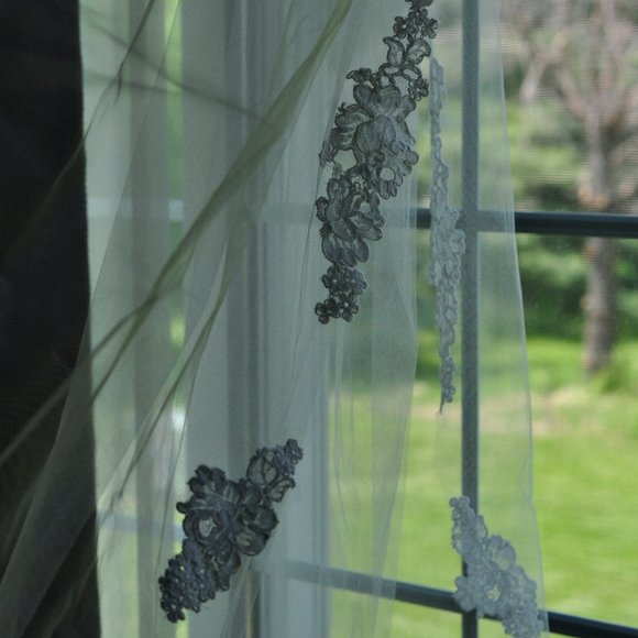 Paloma Blanca Wedding Veil /Champagne / Fingertip Length / Delicate Natural Lace